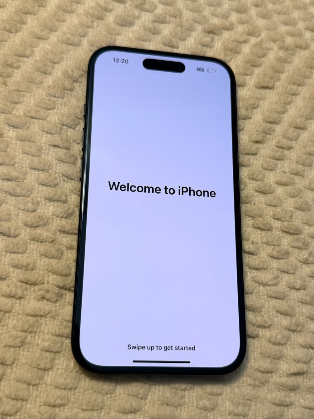 ⭐️ ⭐️Pristine Like New Apple iPhone 16 in black titanium⭐️⭐️ - Picture 2 of 7